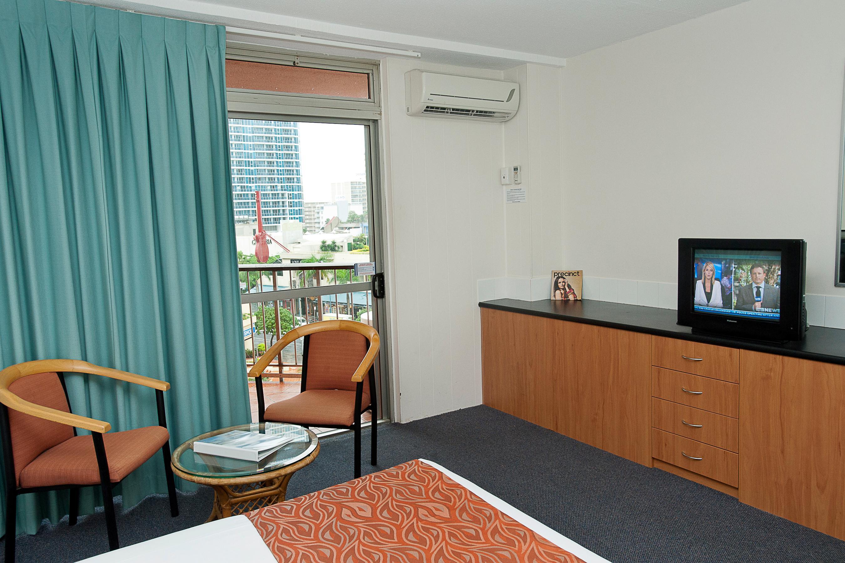 BUNK SURFERS PARADISE INTERNATIONAL BACKPACKER HOSTEL (ADULTS ONLY) GOLD  COAST 2* (Austrália) - de R$ 177