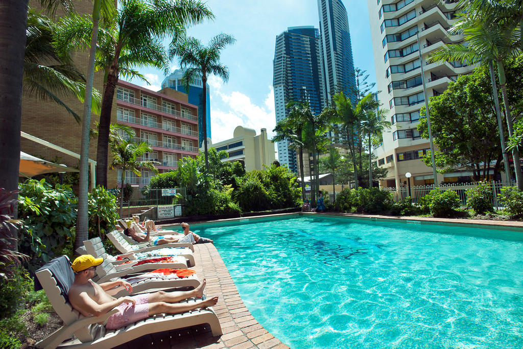 BUNK SURFERS PARADISE INTERNATIONAL BACKPACKER HOSTEL (ADULTS ONLY) GOLD  COAST 2* (Austrália) - de R$ 177